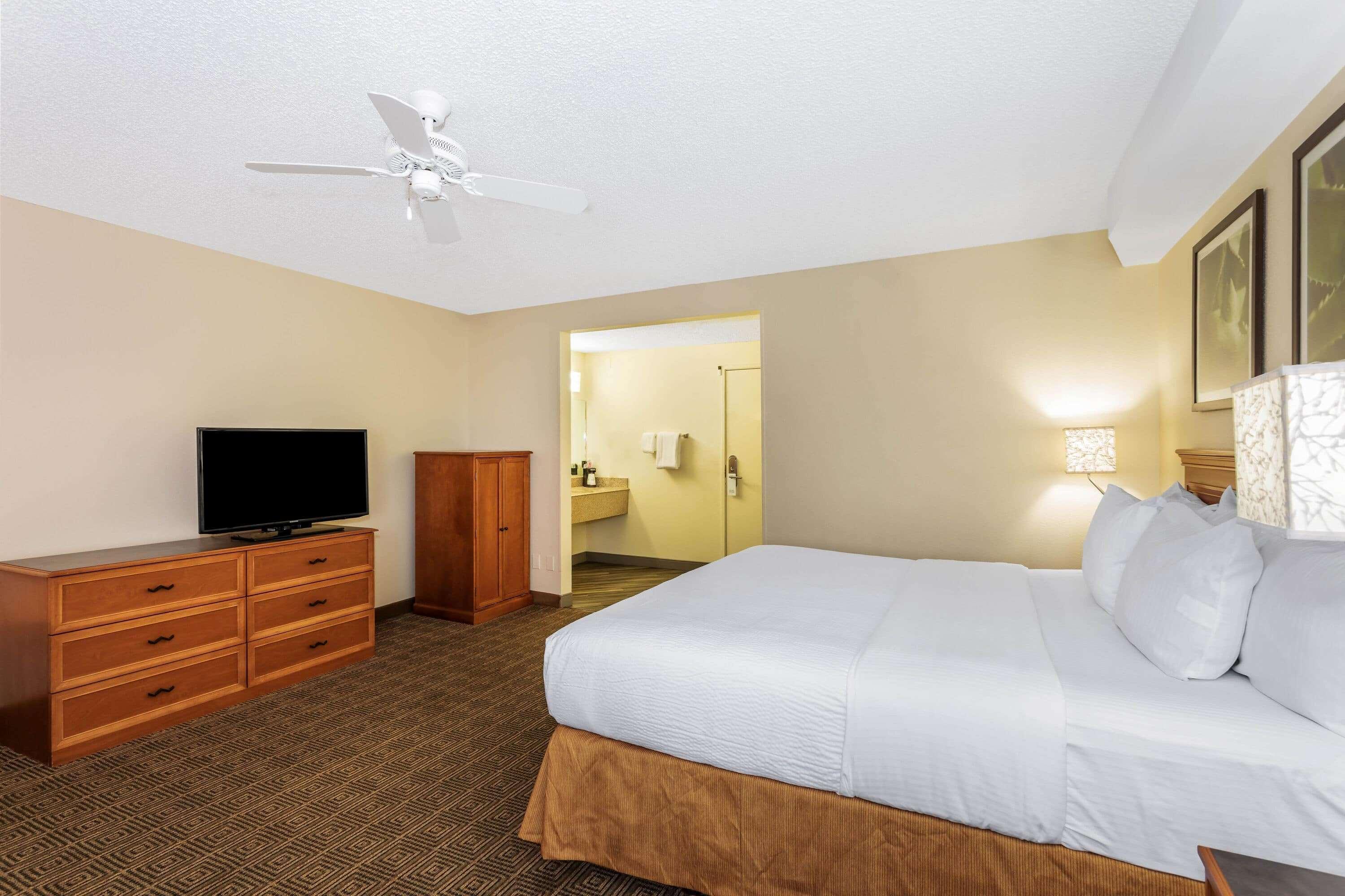 La Quinta By Wyndham Orlando South Hotel Williamsburg Exterior photo