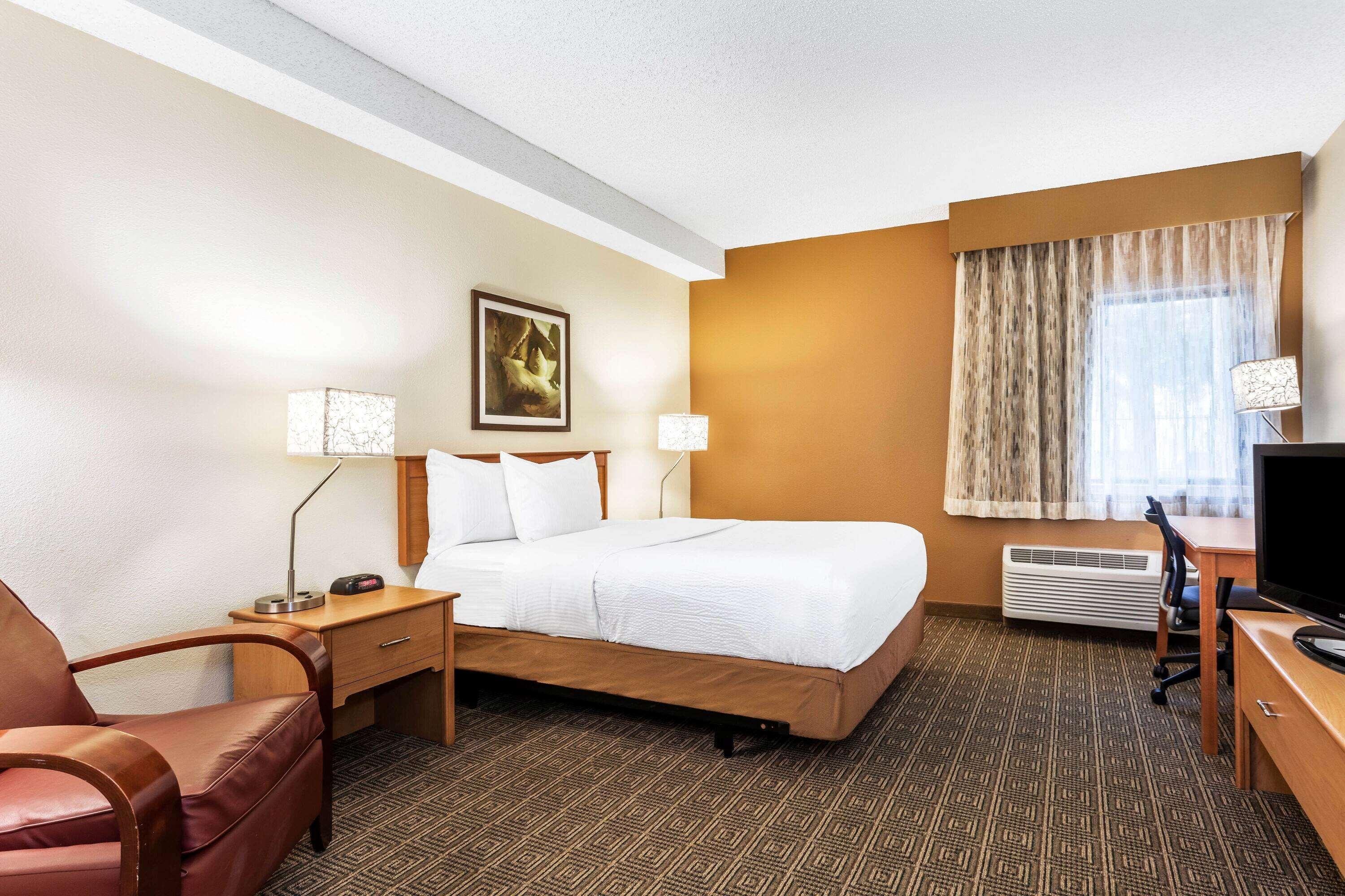 La Quinta By Wyndham Orlando South Hotel Williamsburg Exterior photo