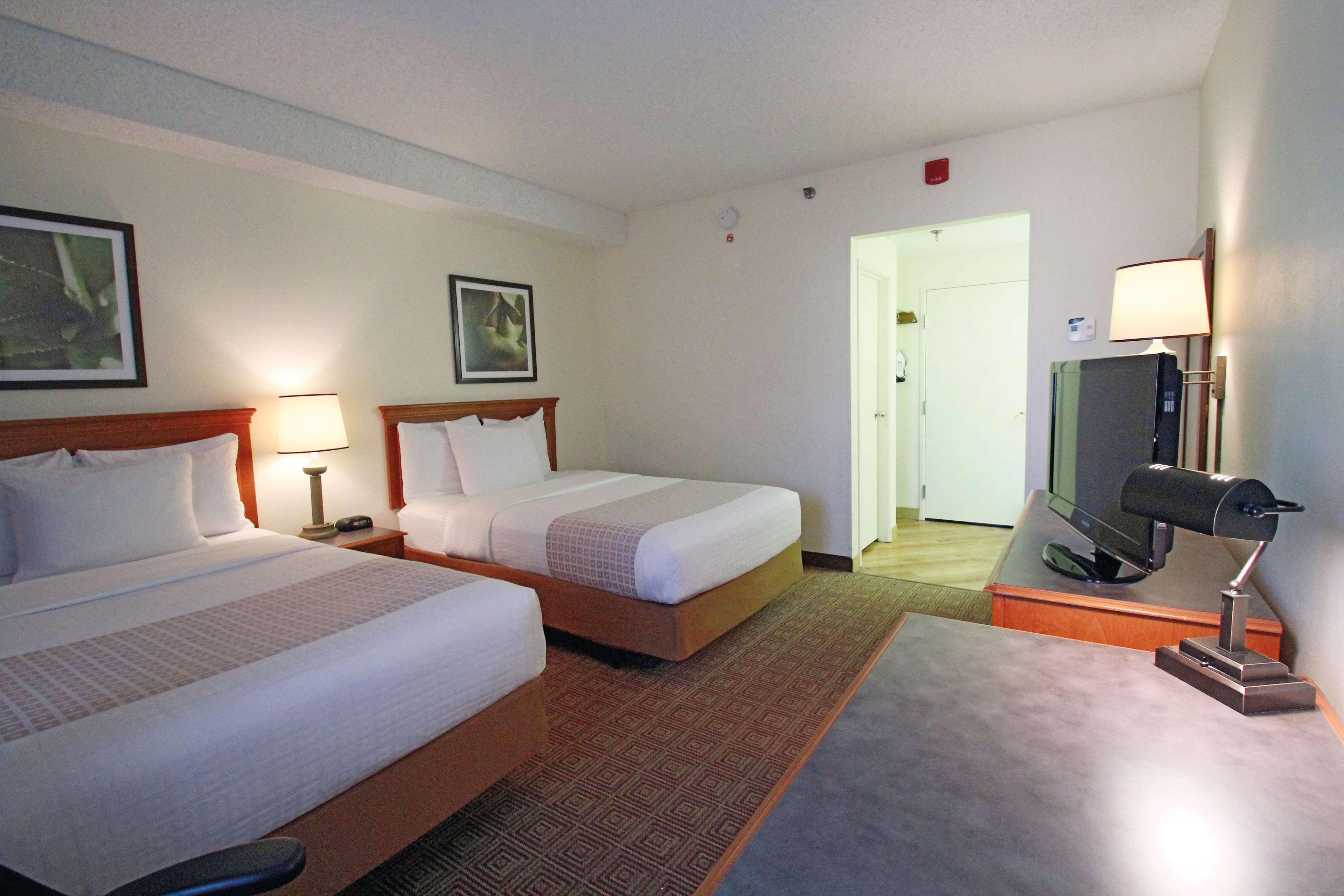 La Quinta By Wyndham Orlando South Hotel Williamsburg Exterior photo
