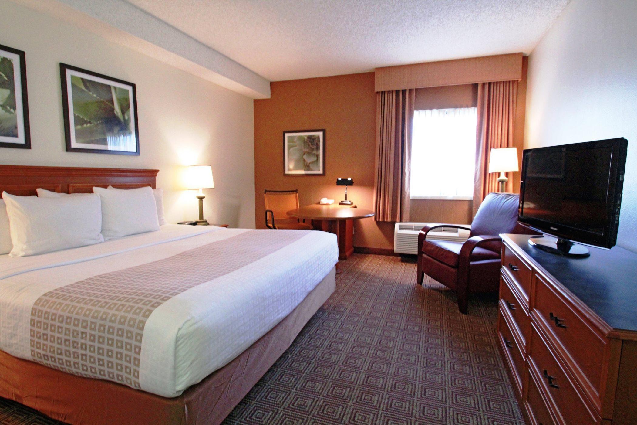 La Quinta By Wyndham Orlando South Hotel Williamsburg Exterior photo
