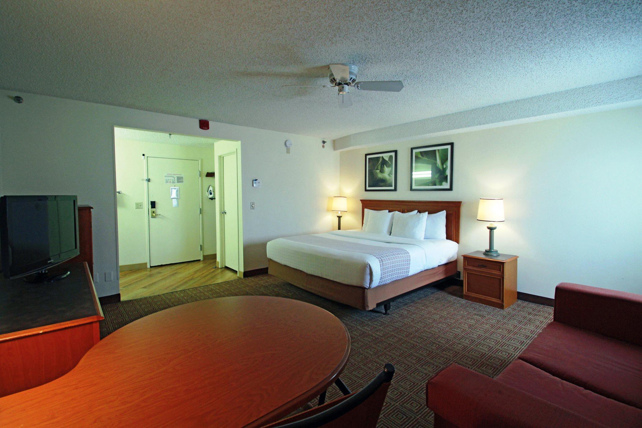 La Quinta By Wyndham Orlando South Hotel Williamsburg Exterior photo