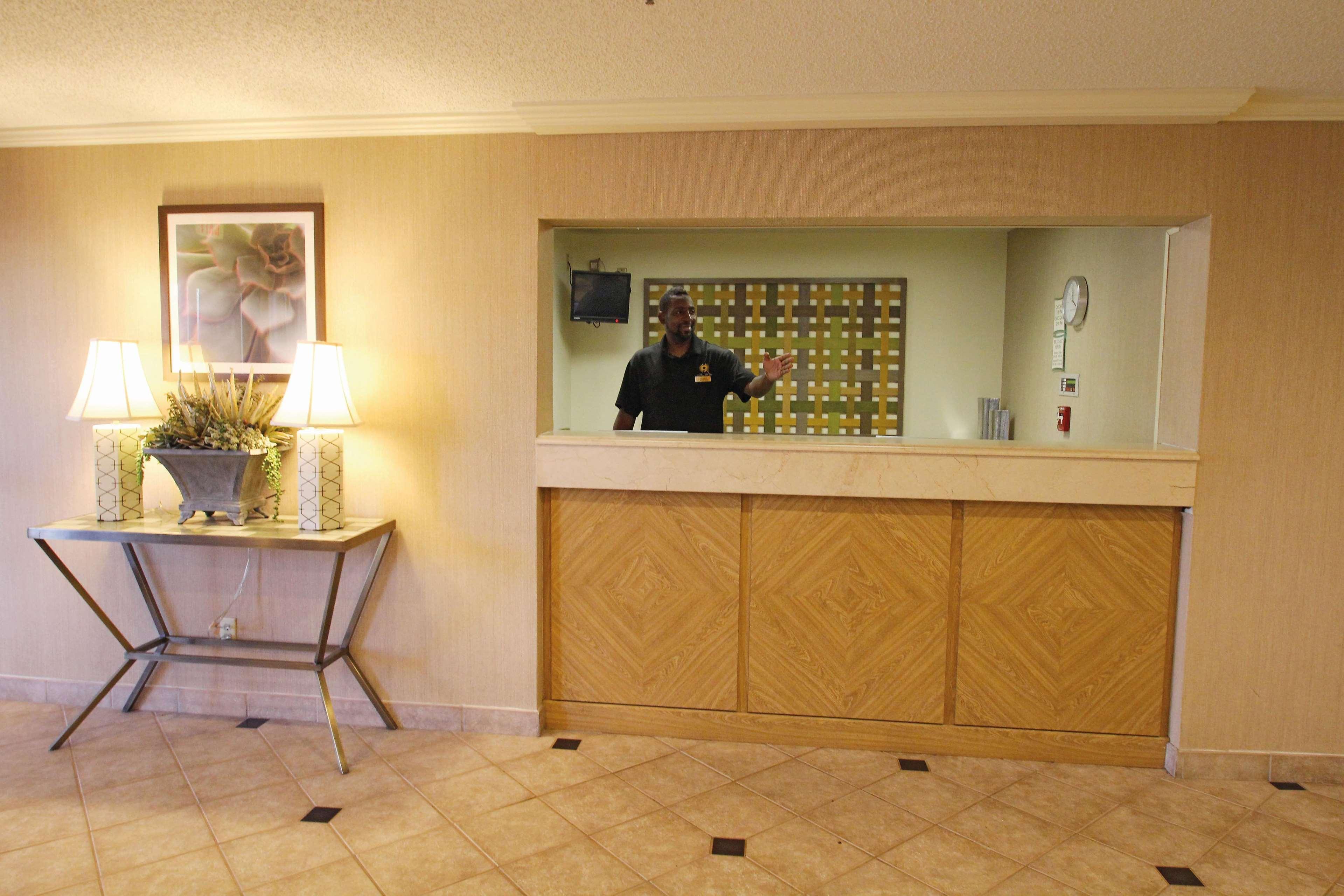 La Quinta By Wyndham Orlando South Hotel Williamsburg Exterior photo