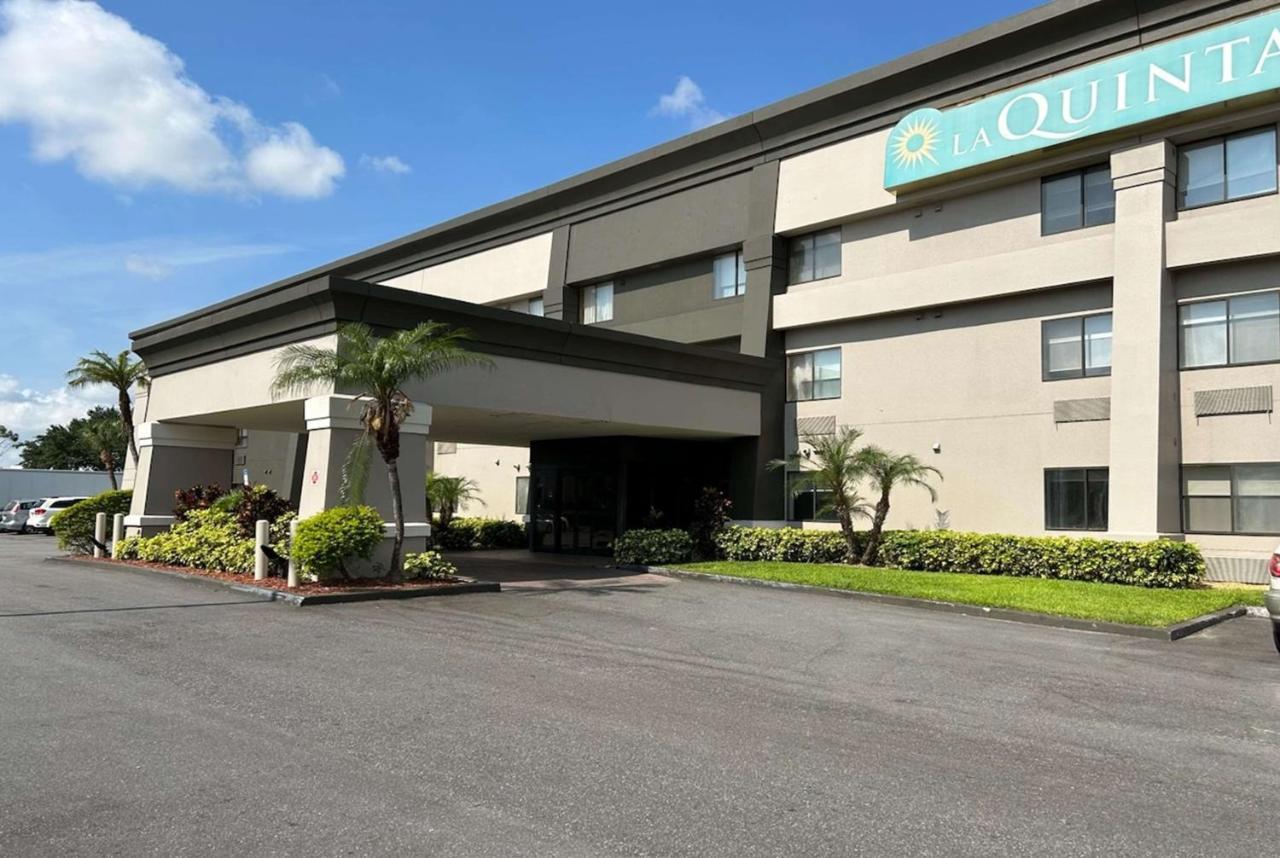 La Quinta By Wyndham Orlando South Hotel Williamsburg Exterior photo